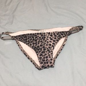 🎀🎀🎀Bebe Leopard bikini bottom